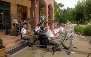 …muzikanti ve víru swingu